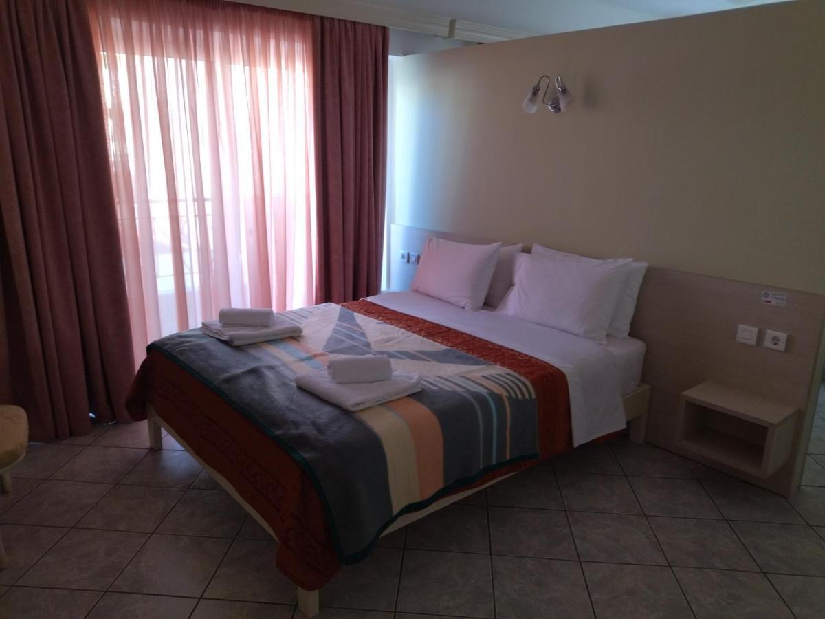 Chrisi Akti Hotel Nafpaktos Room photo